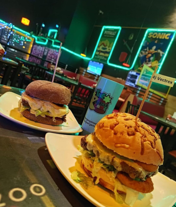 🖖​ A HAMBURGUERIA MAIS NERD DA CIDADE! ​👾​ ​​ ​​​😍​ Burgers ENOR