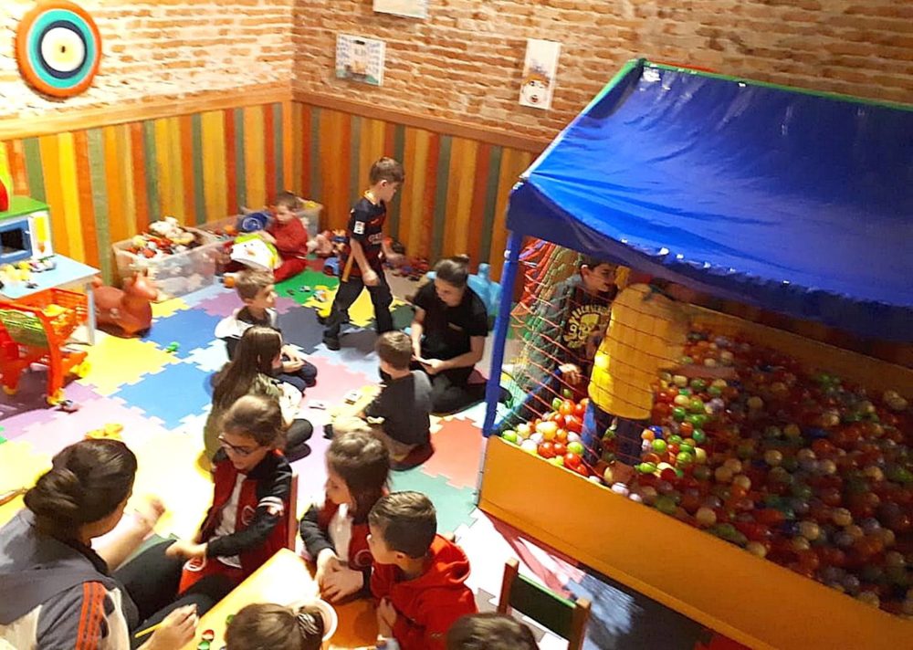 Pizzaria com espaço kids