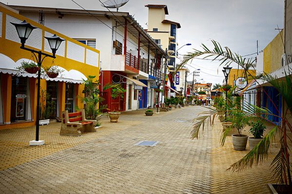 Avenida Carlos Mauro - Águas de São Pedro / SP - Foto: Ken Chu - expressão studio